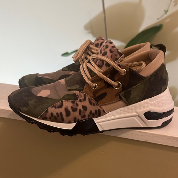 Steve Madden Camouflage and Leopard Women's Sneakers - Picture 4 of 8